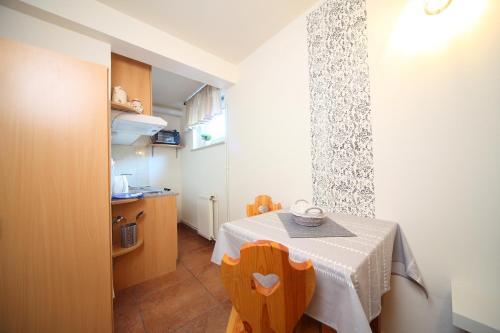 Apartments And Rooms Jozica