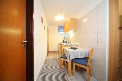 Apartments And Rooms Jozica