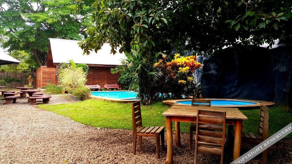 Hotel Cabanas La Teca