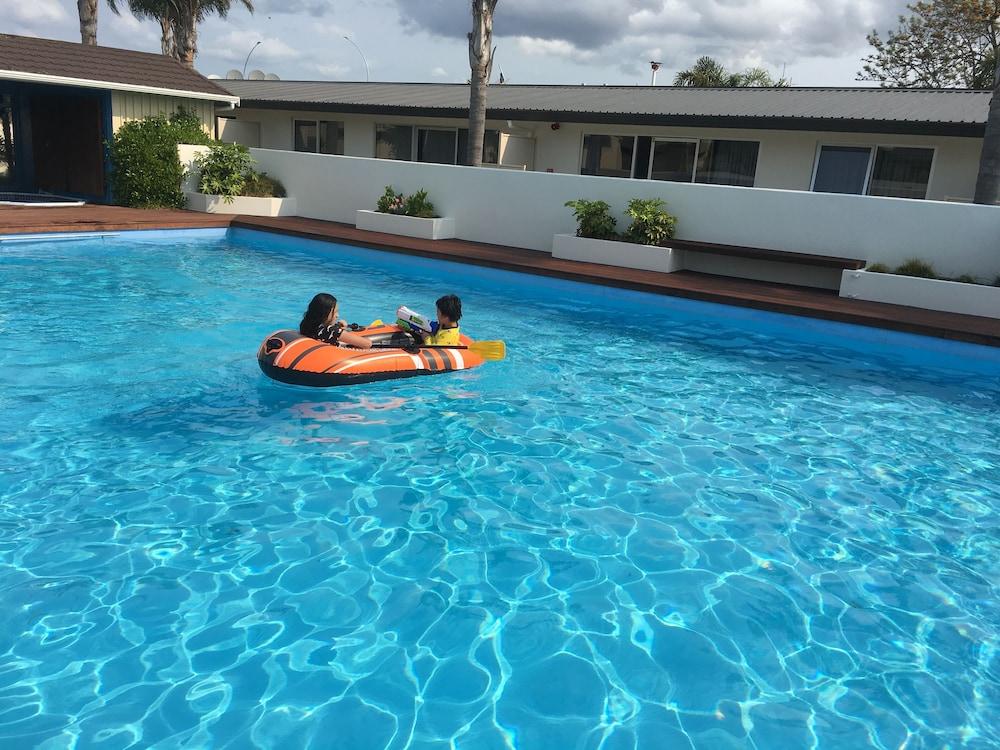 Palm Pacific Motel & Resort