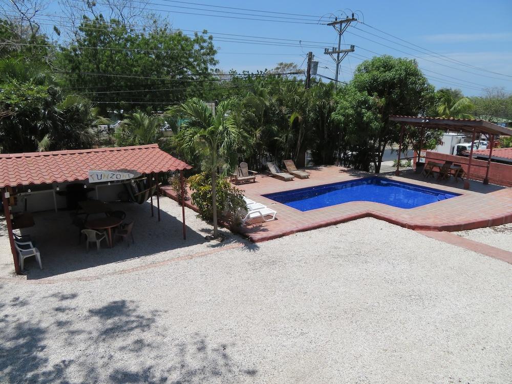 Cabinas Diversion Tropical