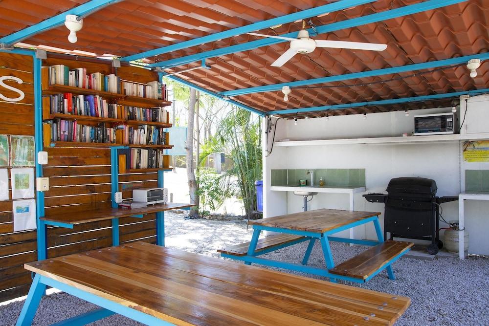 Cabinas Diversion Tropical