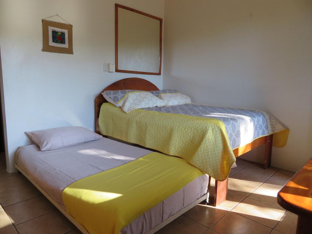 Cabinas Diversion Tropical