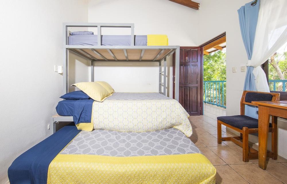 Cabinas Diversion Tropical