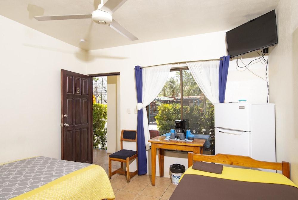Cabinas Diversion Tropical