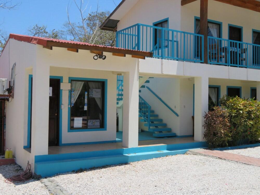 Cabinas Diversion Tropical