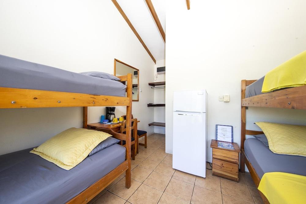 Cabinas Diversion Tropical