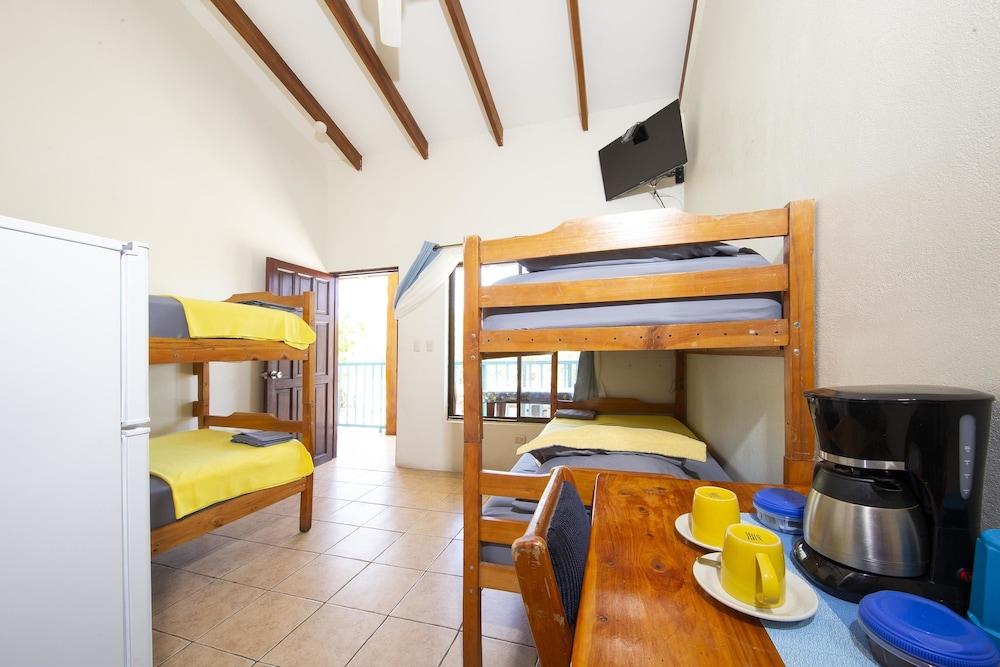 Cabinas Diversion Tropical