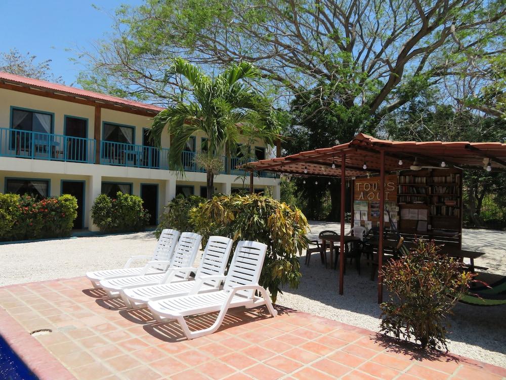Cabinas Diversion Tropical