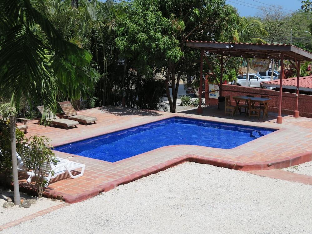 Cabinas Diversion Tropical