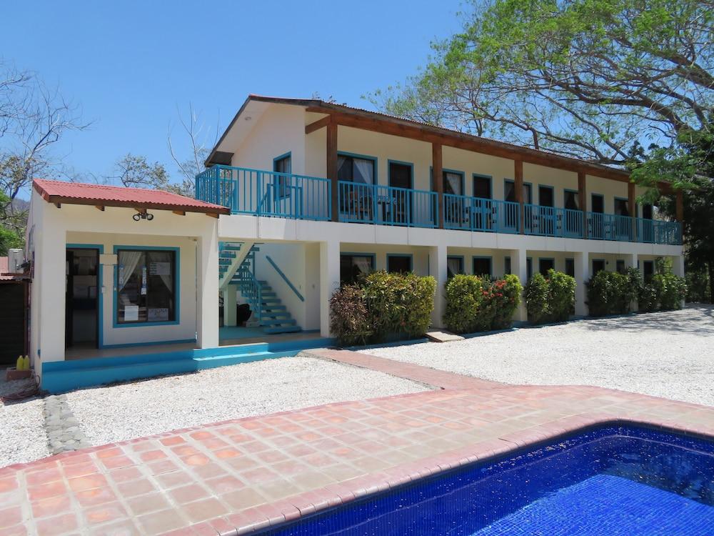 Cabinas Diversion Tropical