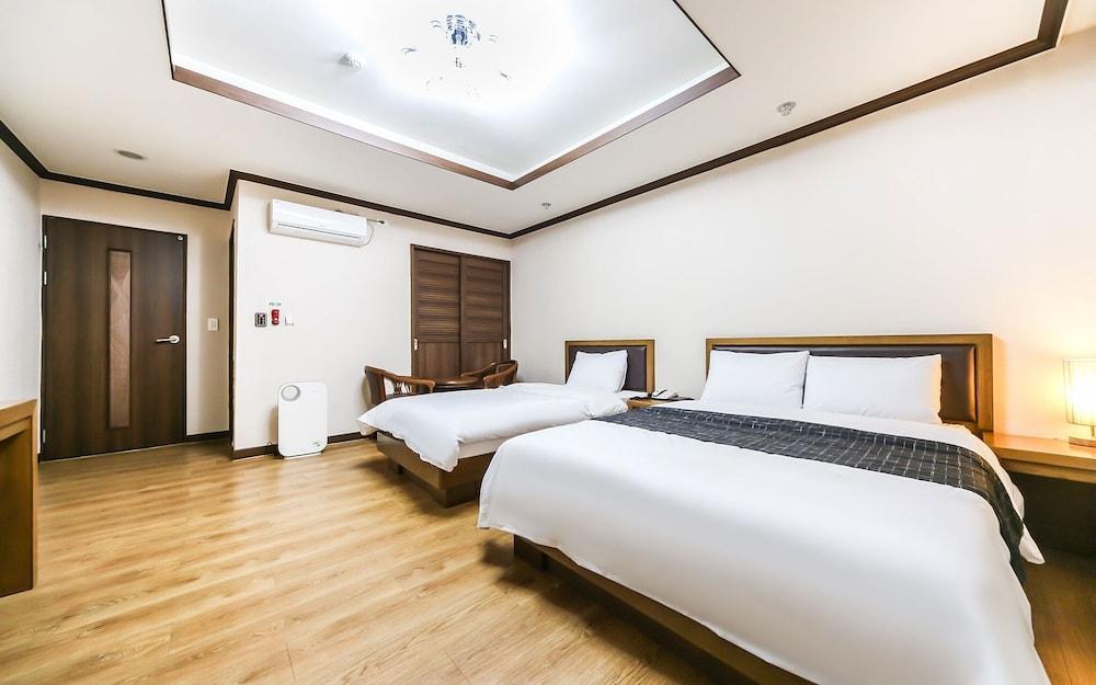 Modern Business Hotel