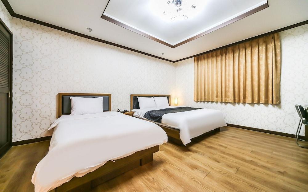 Modern Business Hotel