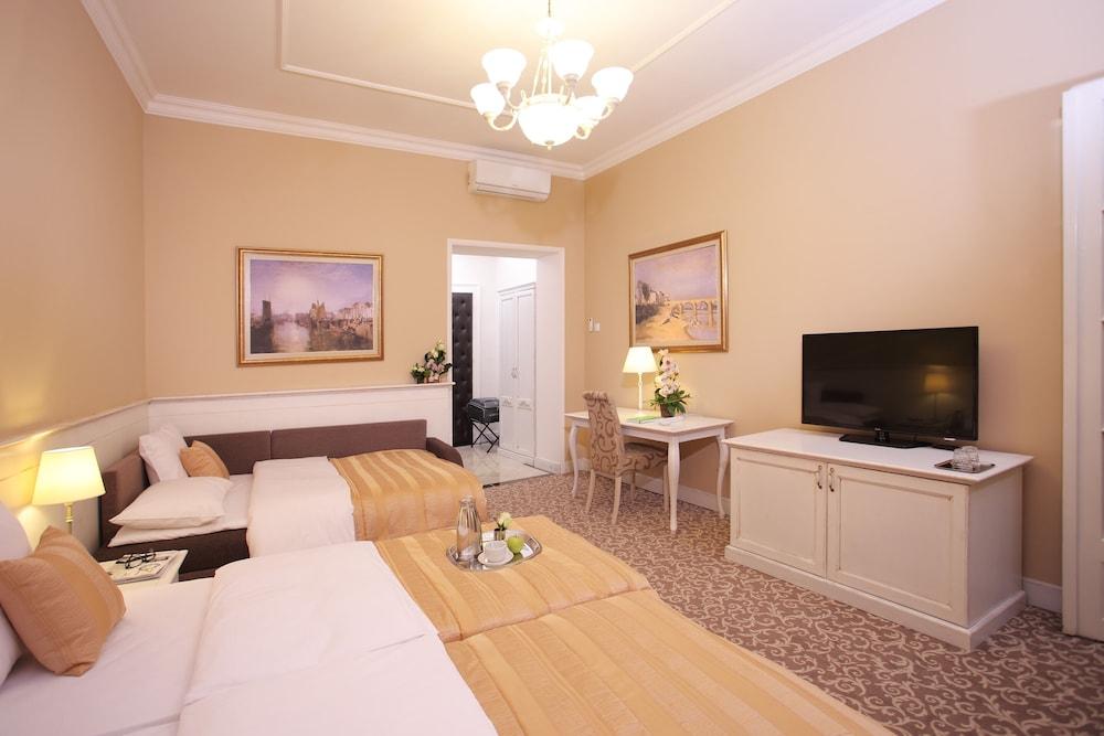 Booking Rooms