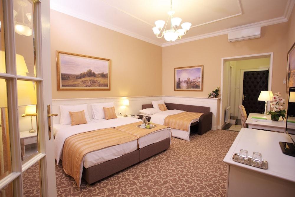 Booking Rooms
