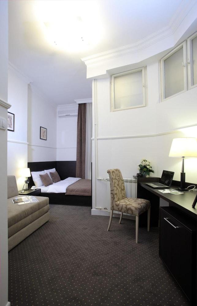 Booking Rooms