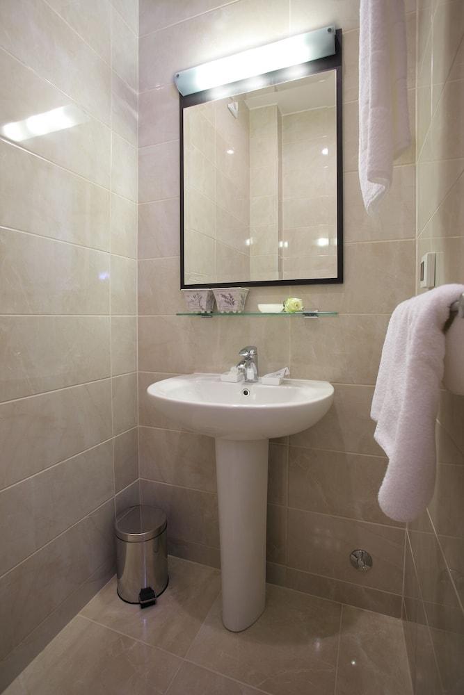 Booking Rooms