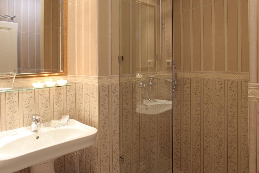 Booking Rooms