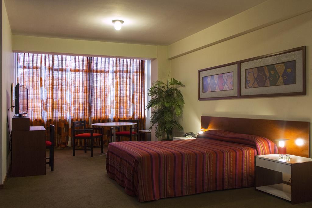 Camino Real Hotel