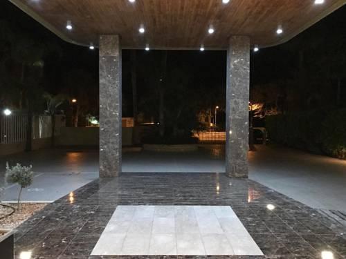 Zavos Marathon Beach Apartments