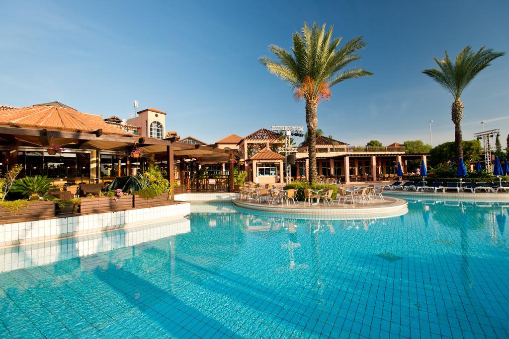 ROBINSON Cyprus
