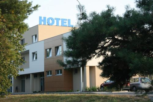 Hotel River
