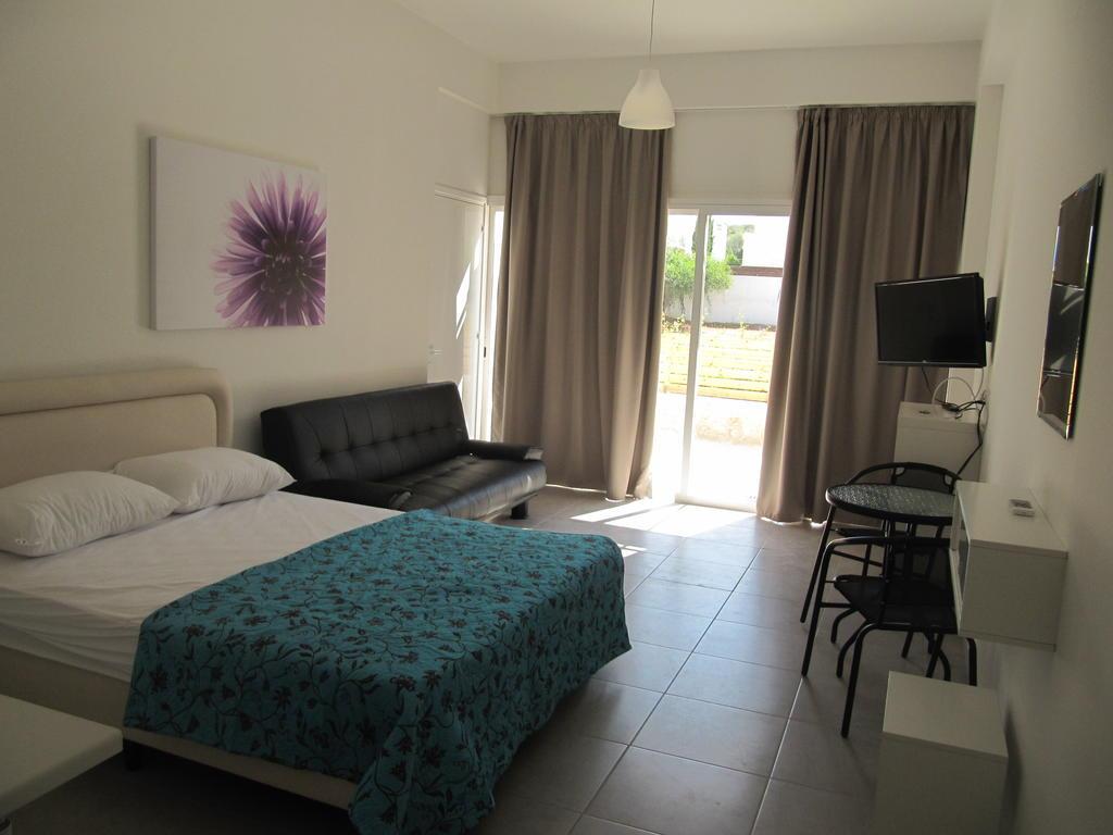 Sunny Holiday Apartments