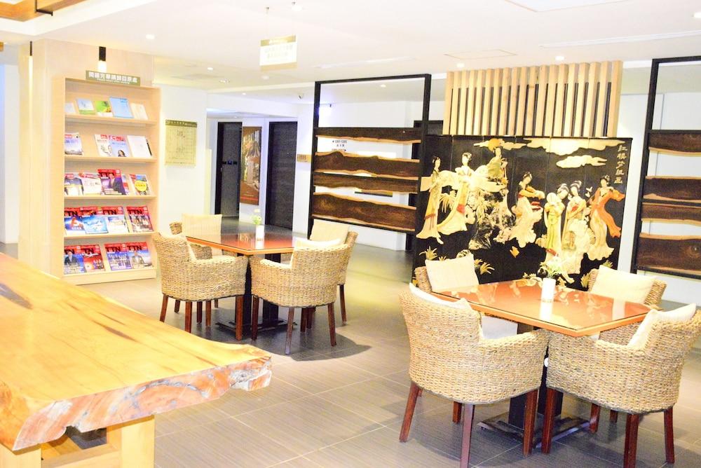 Chiayi Oriental Pearl International Hotel