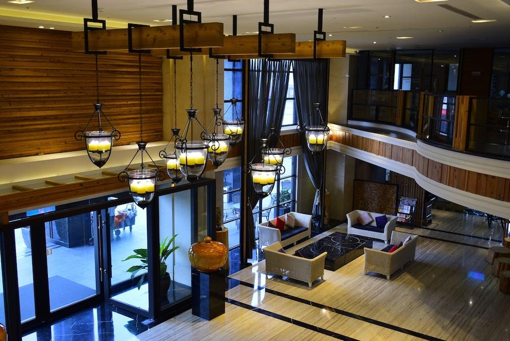 Chiayi Oriental Pearl International Hotel