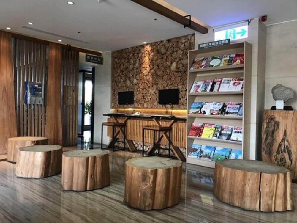 Chiayi Oriental Pearl International Hotel