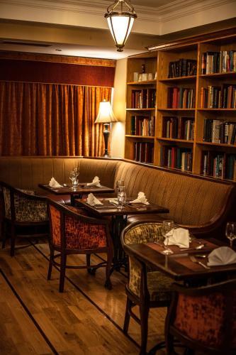 Gullane's Hotel
