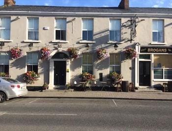 Brogan's Bar & Guesthouse
