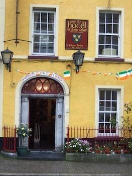 Fennessy's Hotel