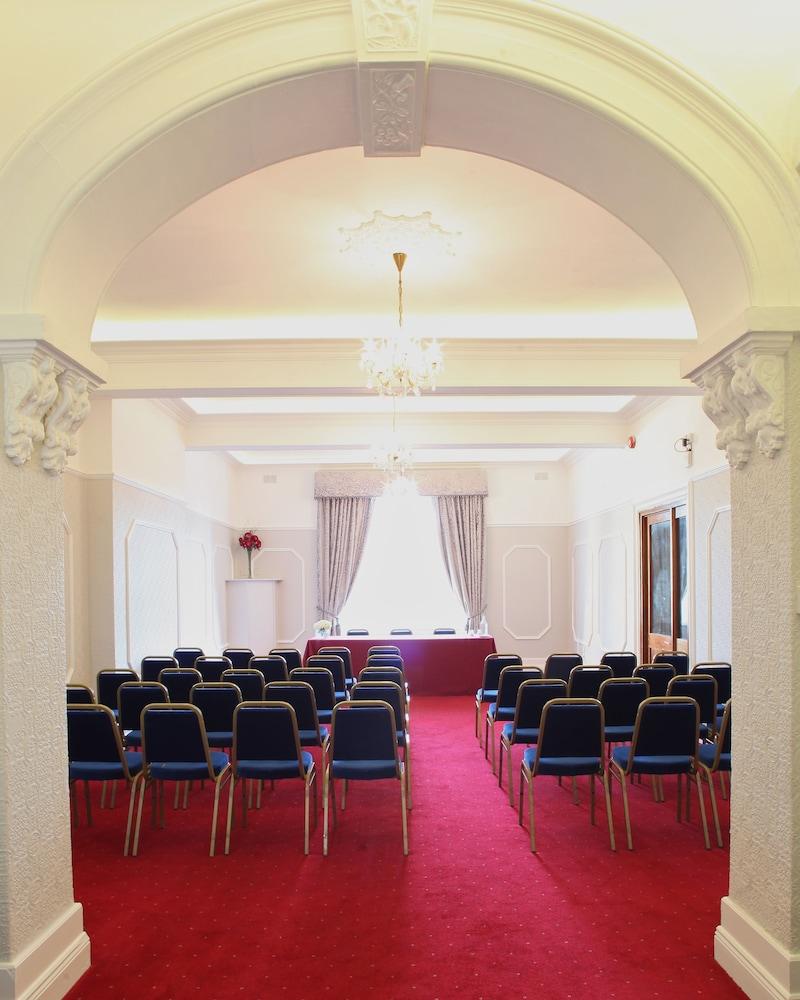 Hayes Hotel