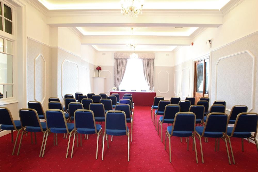 Hayes Hotel