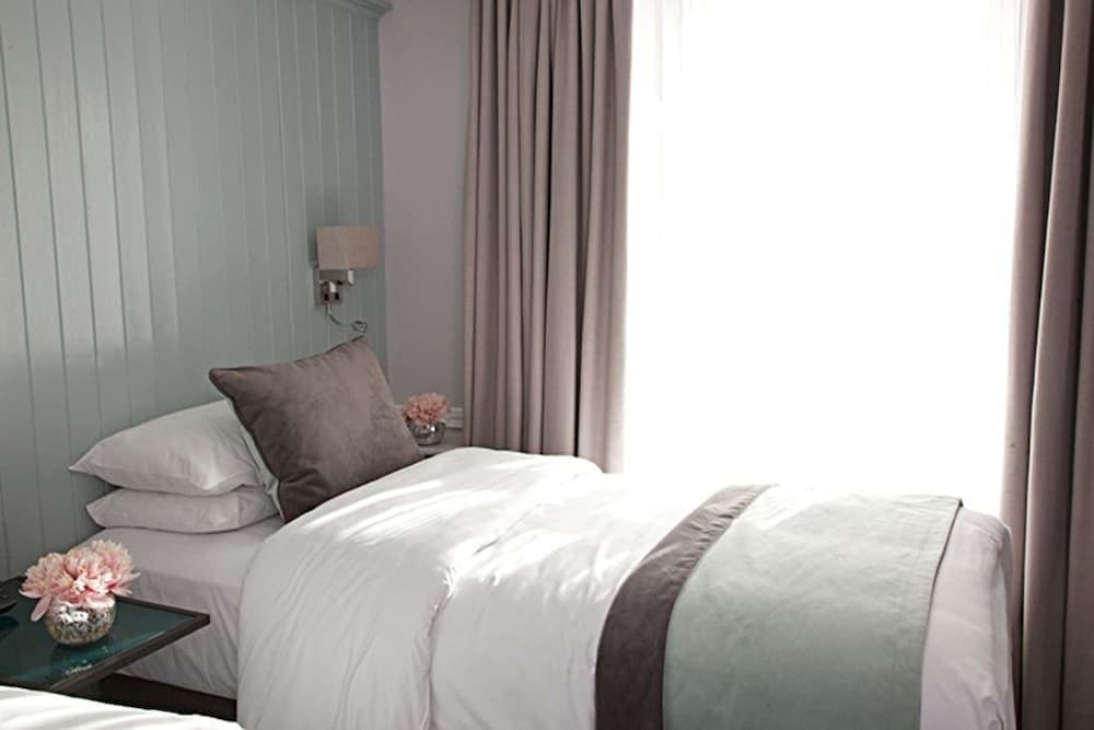 Hayes Hotel