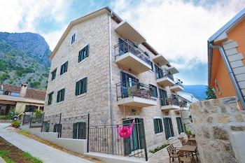 Windrose Apartments