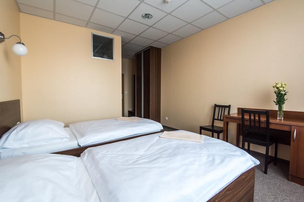 City Hotel Sad