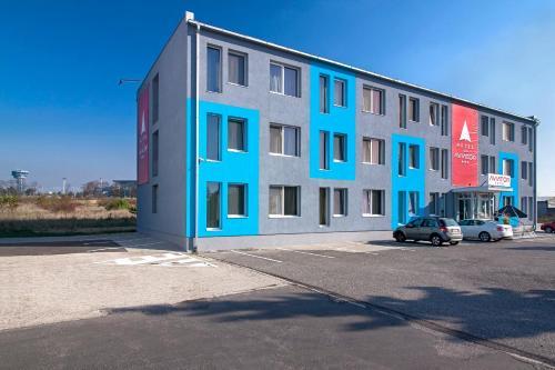 Aviator Garni Hotel