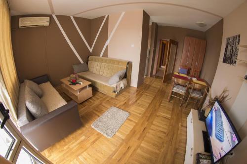 Explorer Hostel