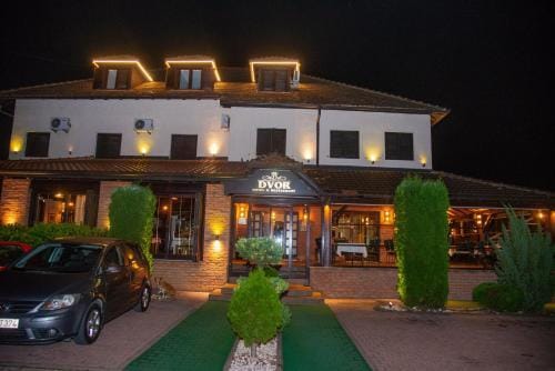 Hotel Dvor