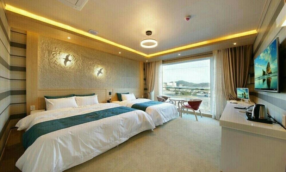 Hotel The One