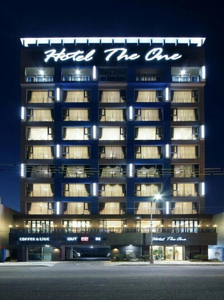 Hotel The One