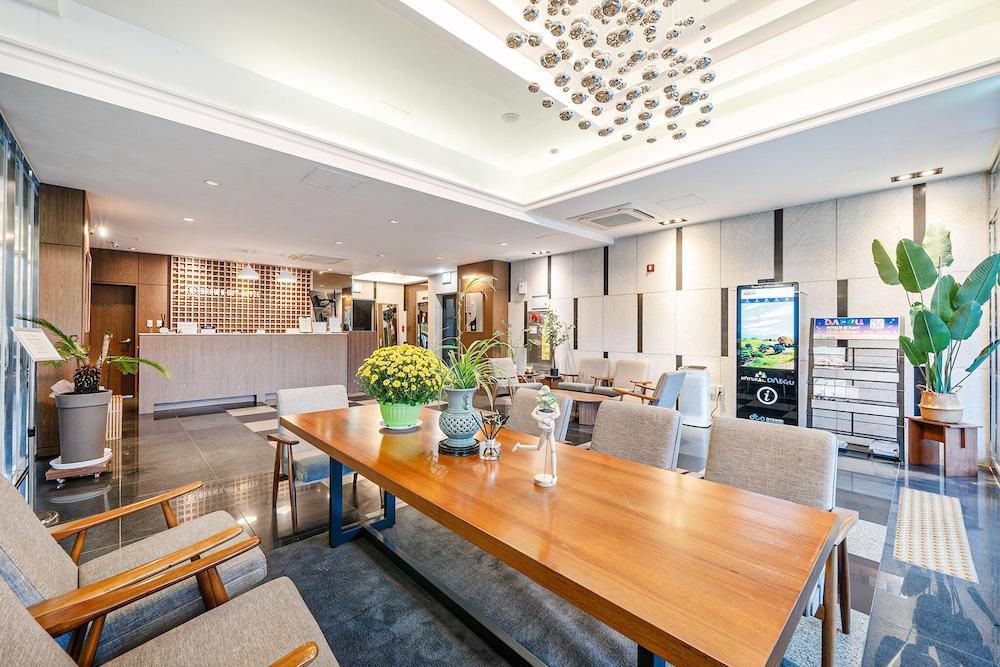 Instar Hotel