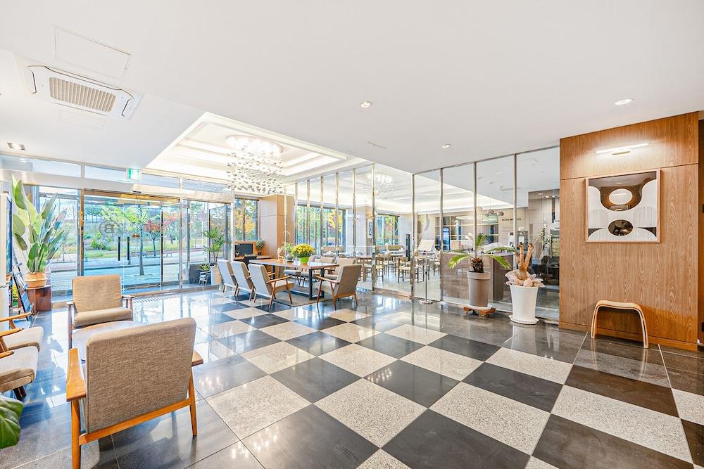 Instar Hotel
