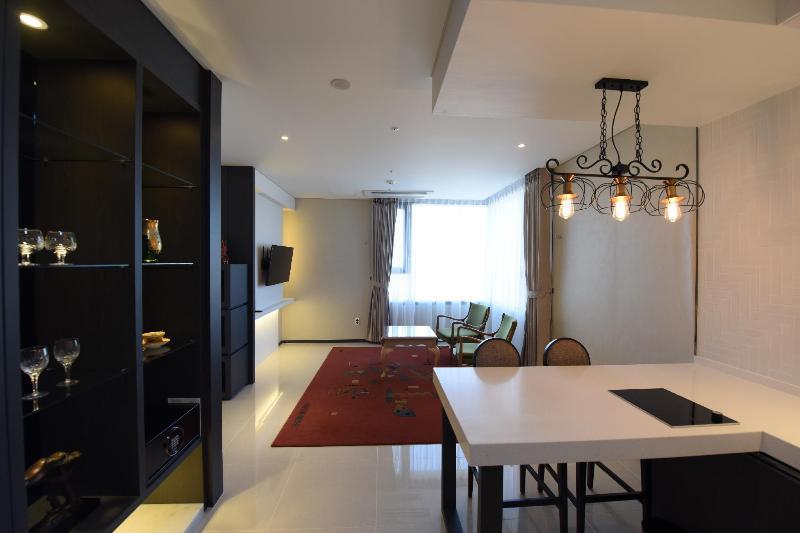 Geoje Art Nouveau Suite Hotel