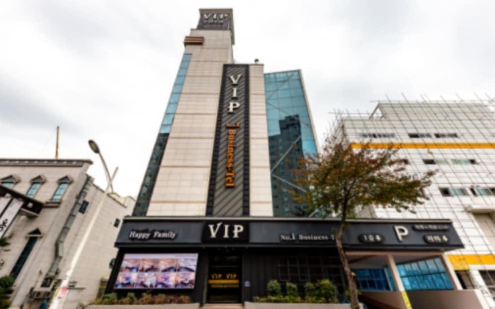 VIP Hotel