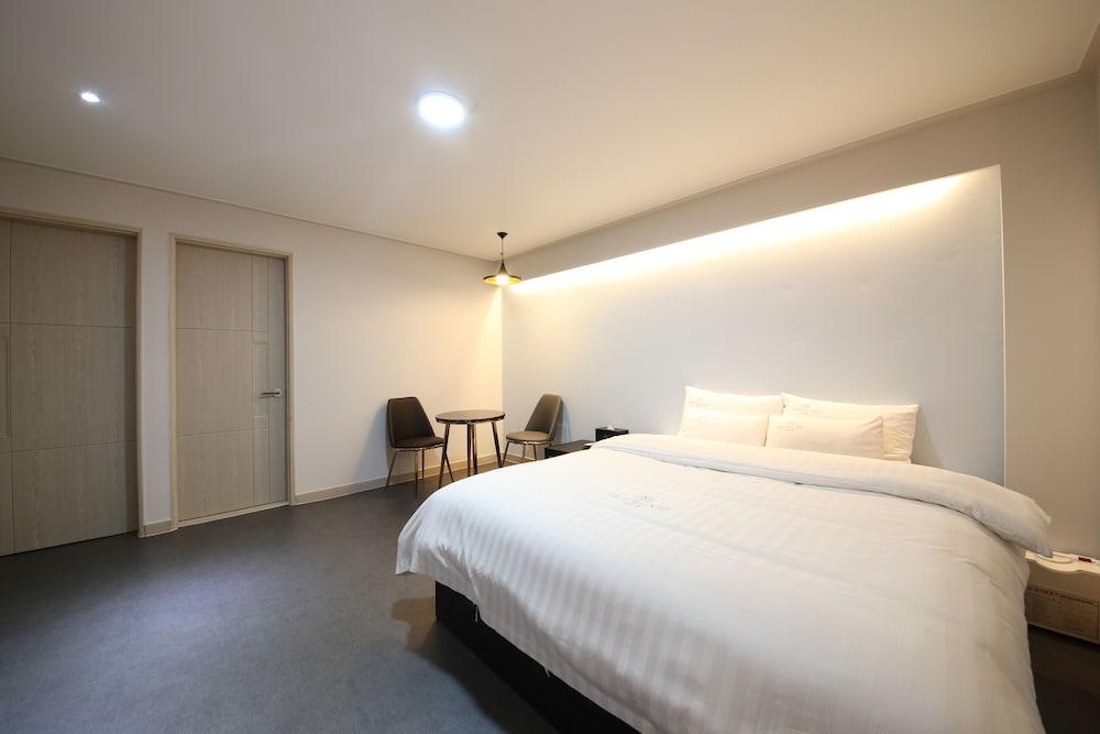 VIP Hotel