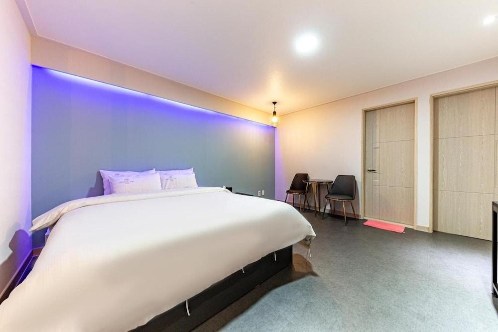 VIP Hotel