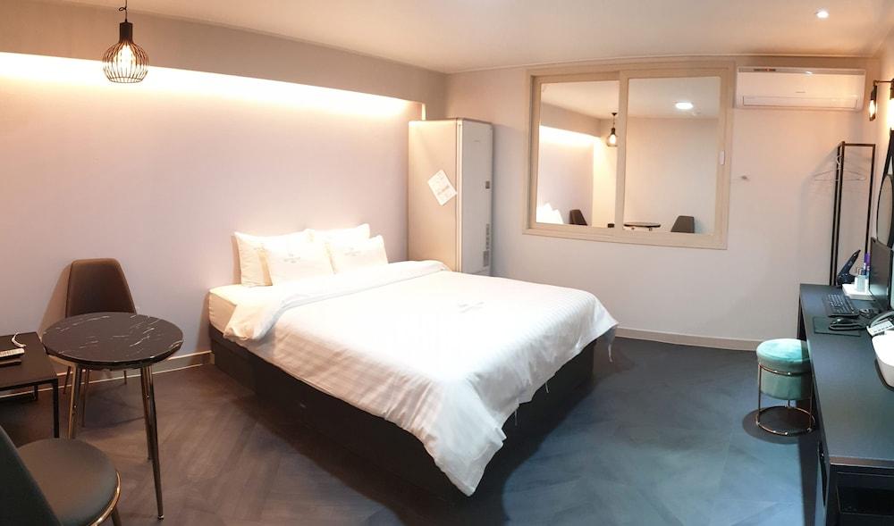 VIP Hotel
